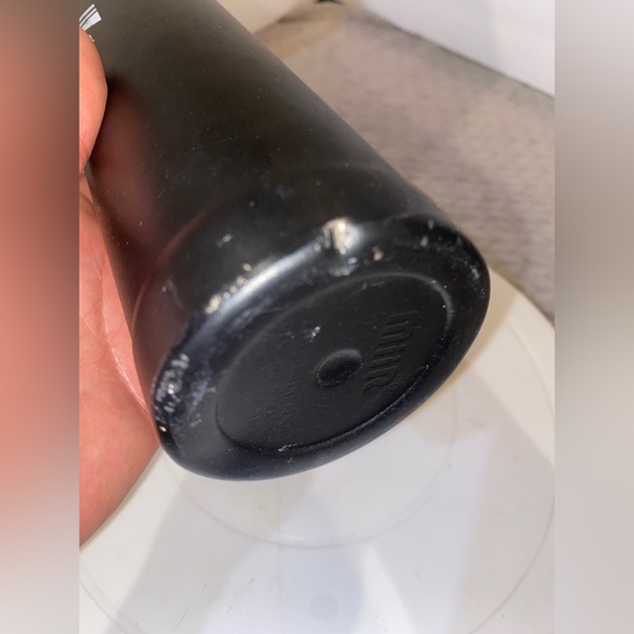 Patagonia Miir 23 Oz Water Bottle Black with White Logo Design - Picture 5 of 7